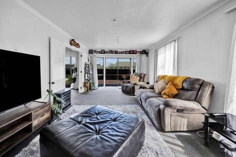 Photo of property in 70 Camberwell Road, Hawera, 4610