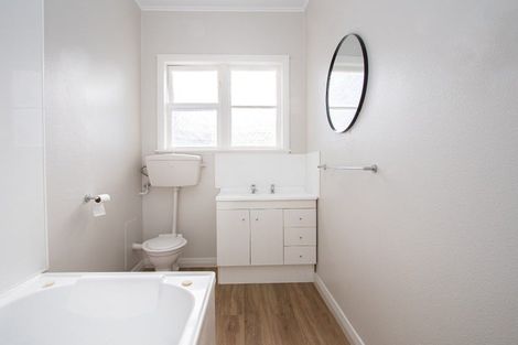 Photo of property in 76 Williams Street, Cambridge, 3434