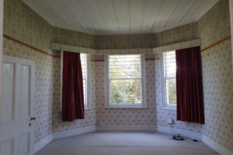 Photo of property in 6 Bloomfield Place, Epsom, Auckland, 1023