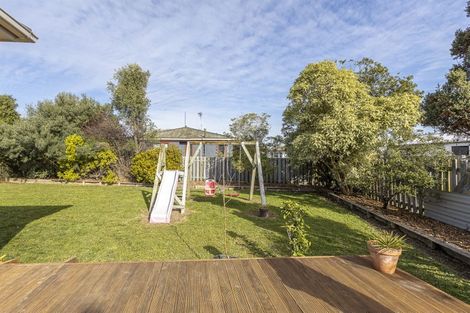 Photo of property in 16 Perrin Place, Kelvin Grove, Palmerston North, 4414