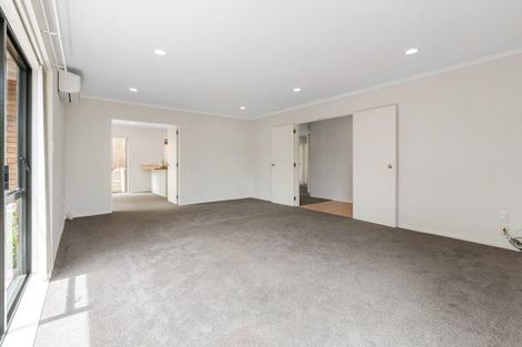 Photo of property in 1/47 Wiltshire Place, Somerville, Auckland, 2014