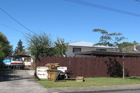 Photo of property in 128 Cobham Crescent, Kelston, Auckland, 0602