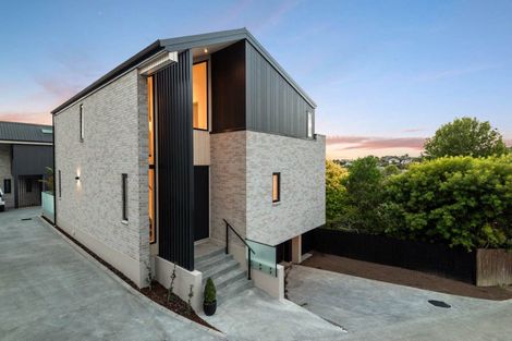 Photo of property in 8a Serrata Place, Browns Bay, Auckland, 0630