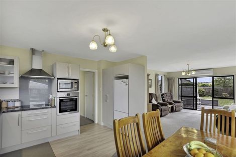 Photo of property in 10a Tamarisk Place, Parklands, Christchurch, 8083