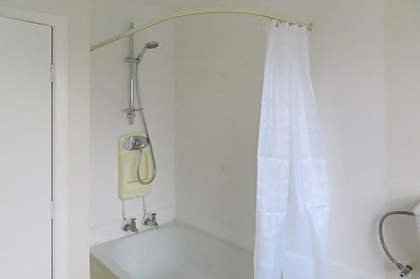 Photo of property in Shakespeare Flats, 8/48 Merton Street, Trentham, Upper Hutt, 5018