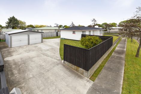 Photo of property in 24 Motuoapa Place, Kelvin Grove, Palmerston North, 4414