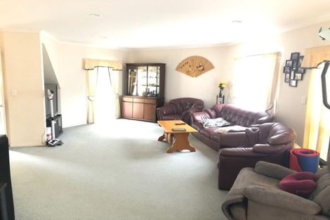 Photo of property in 33a Oakwood Grove, Eastern Beach, Auckland, 2012