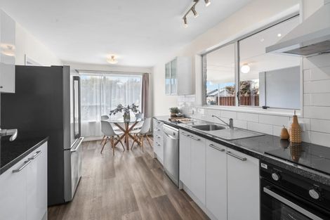 Photo of property in 56 Charnwood Crescent, Bishopdale, Christchurch, 8051