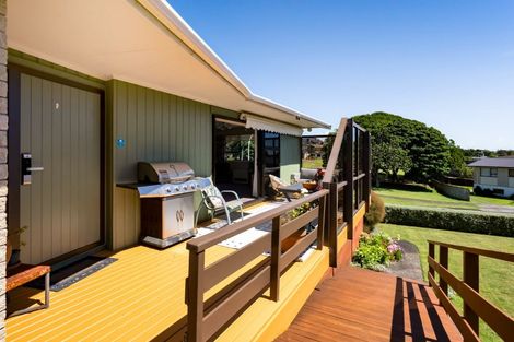 Photo of property in 4 Bronte Place, Whalers Gate, New Plymouth, 4310
