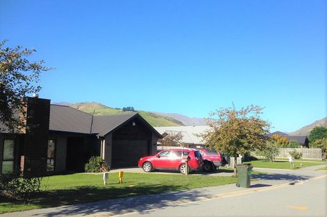 Photo of property in 16 Herries Lane, Lake Hayes, Queenstown, 9304