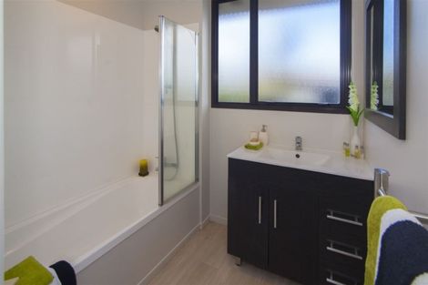 Photo of property in 1/444 Swanson Road, Ranui, Auckland, 0612