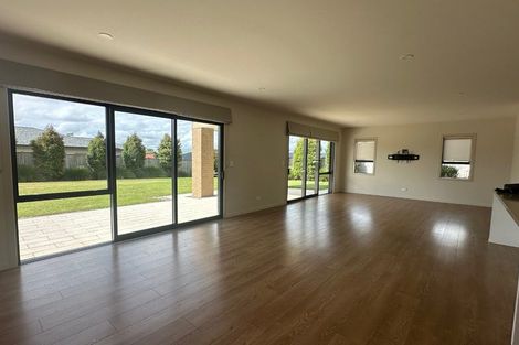 Photo of property in 6 Deol Drive, Pukekohe, 2120