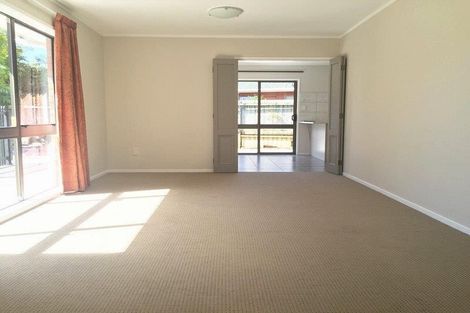 Photo of property in 24 Jillteresa Crescent, Half Moon Bay, Auckland, 2012