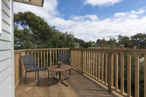 Photo of property in 44 Sungrove Rise, Sunnyvale, Auckland, 0612
