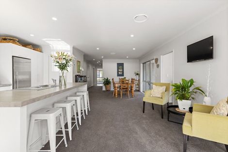 Photo of property in 51 Norfolk Drive, Cambridge, 3434