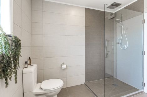 Photo of property in 137 Sandspit Road, Shelly Park, Auckland, 2014