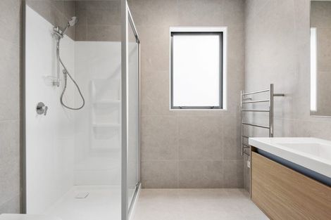 Photo of property in 1/1 Parapara Place, Albany, 0632