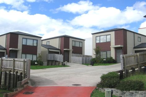 Photo of property in 19 Rakich Place, Henderson, Auckland, 0612