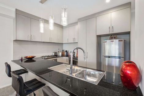 Photo of property in 33 Popokatea Drive, Takanini, 2112