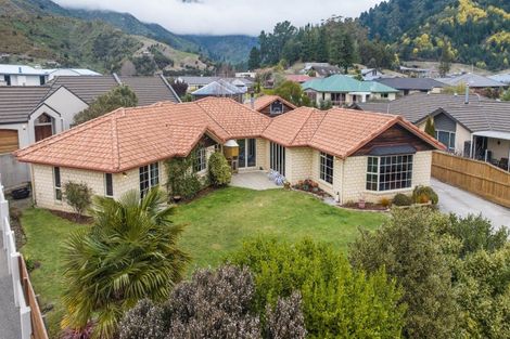 Photo of property in 12 Glentui Place, Waikawa, Picton, 7220