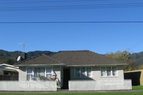 Photo of property in 123 George Street, Stokes Valley, Lower Hutt, 5019