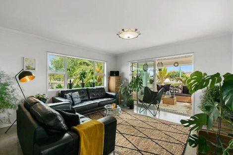 Photo of property in 1 Gibson Place, Papamoa Beach, Papamoa, 3118