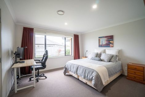 Photo of property in 4 Manhattan Court, Kelvin Grove, Palmerston North, 4414