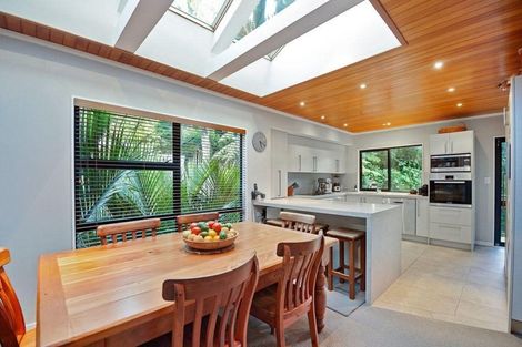 Photo of property in 22 Waima Crescent, Titirangi, Auckland, 0604