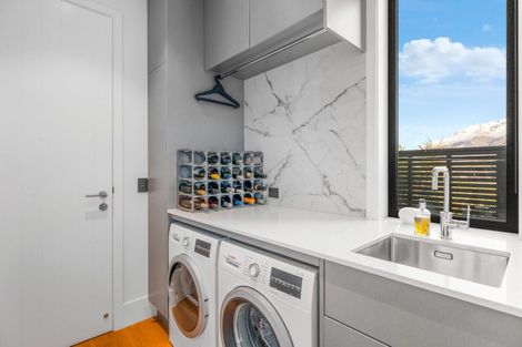 Photo of property in 4 Kerrera Lane, Jacks Point, Queenstown, 9371