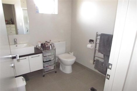 Photo of property in 27 Harrowglen Drive, Northcross, Auckland, 0632