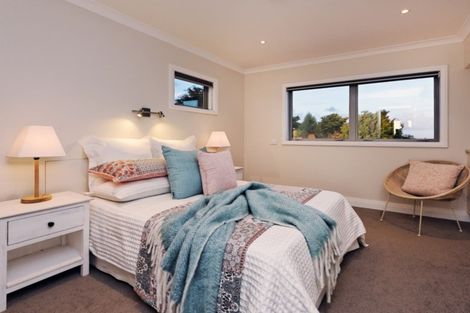 Photo of property in 145 Cornwallis Road, Cornwallis, Auckland, 0604