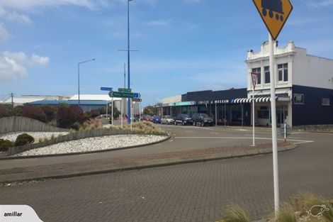 Photo of property in 174 Marine Parade, Bluff, 9814