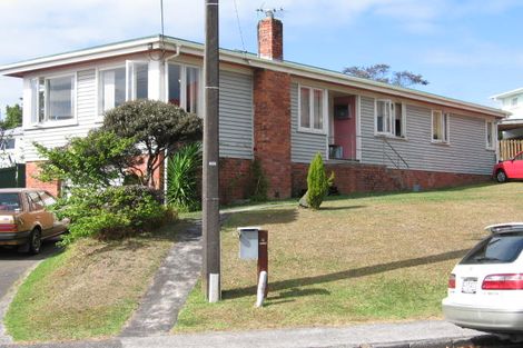 Photo of property in 4a Barron Drive, Green Bay, Auckland, 0604