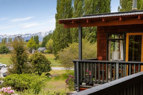 Photo of property in 3 Kinnibeg Street, Albert Town, Wanaka, 9305
