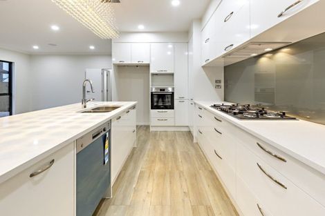 Photo of property in 4 Rauaruhe Road, Karaka, Papakura, 2113