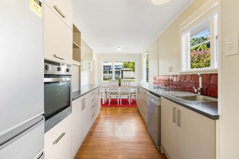 Photo of property in 15 Nash Street, Marfell, New Plymouth, 4310