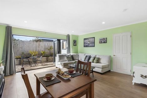 Photo of property in 6/102 Greenhithe Road, Greenhithe, Auckland, 0632