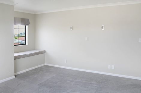 Photo of property in 153 Ruapehu Drive, Fitzherbert, Palmerston North, 4410