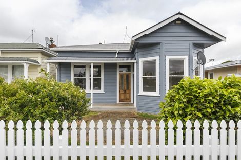 Photo of property in 24 Lombard Street, Palmerston North, 4410