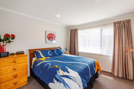 Photo of property in 14 Lorenzo Place, Kelvin Grove, Palmerston North, 4414