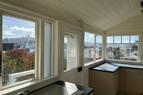 Photo of property in 2/66 Brougham Street, Mount Victoria, Wellington, 6011