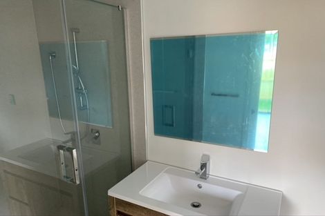 Photo of property in 5a Tawa Road, Te Atatu Peninsula, Auckland, 0610