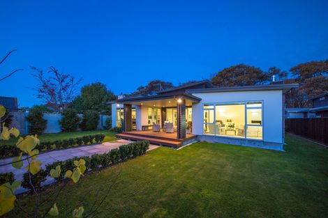Photo of property in 16 Grand Oaks Drive, Awapuni, Palmerston North, 4412