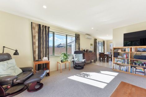 Photo of property in 21 Woodstock Place, Stoke, Nelson, 7011