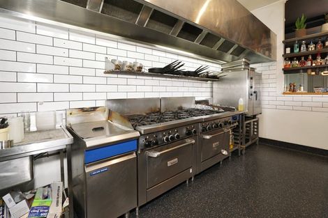 Photo of property in 14 Anzac Parade, Hamilton Central, Hamilton, 3204