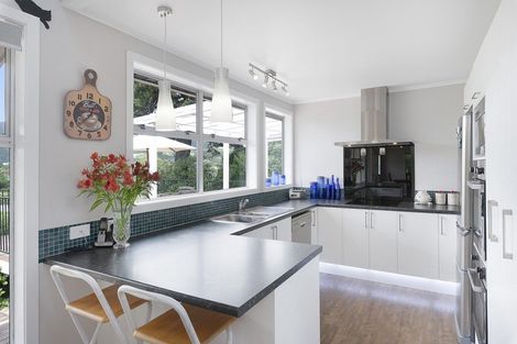 Photo of property in 11 Horomona Road, Paekakariki, 5034