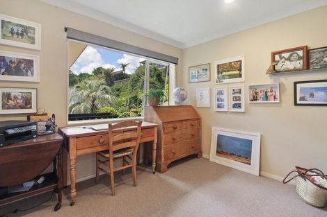 Photo of property in 16a Crispe Road, Clarks Beach, 2122