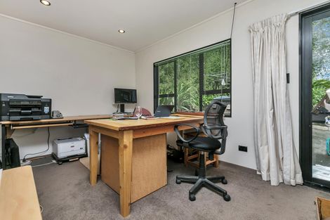 Photo of property in 1/1 Tern Place, Unsworth Heights, Auckland, 0632