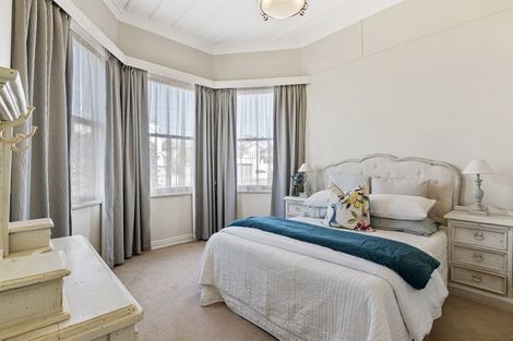 Photo of property in 156 Queen Street, Northcote Point, Auckland, 0627