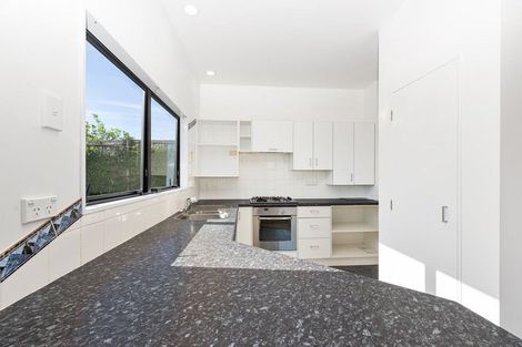 Photo of property in 8 Burgundy Park Avenue, Henderson, Auckland, 0612